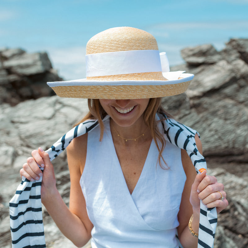 White large brim best sale hat